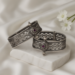 The Jali Ananta Bangle