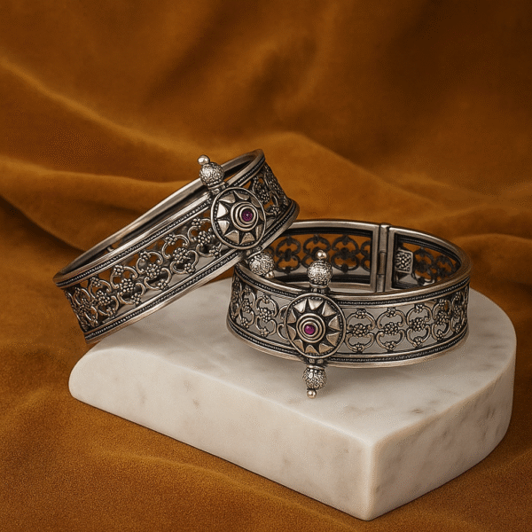 The Jali Ananta Bangle - Image 2