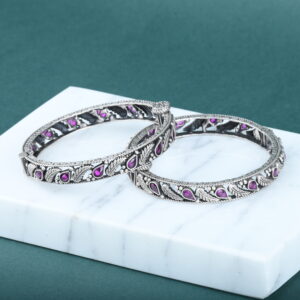 Seamless fusion bangle