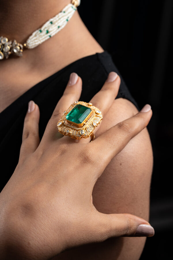 The Emerald Majesty Ring - Image 2