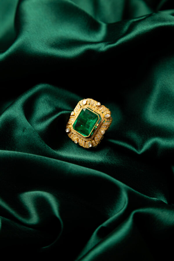 The Emerald Majesty Ring